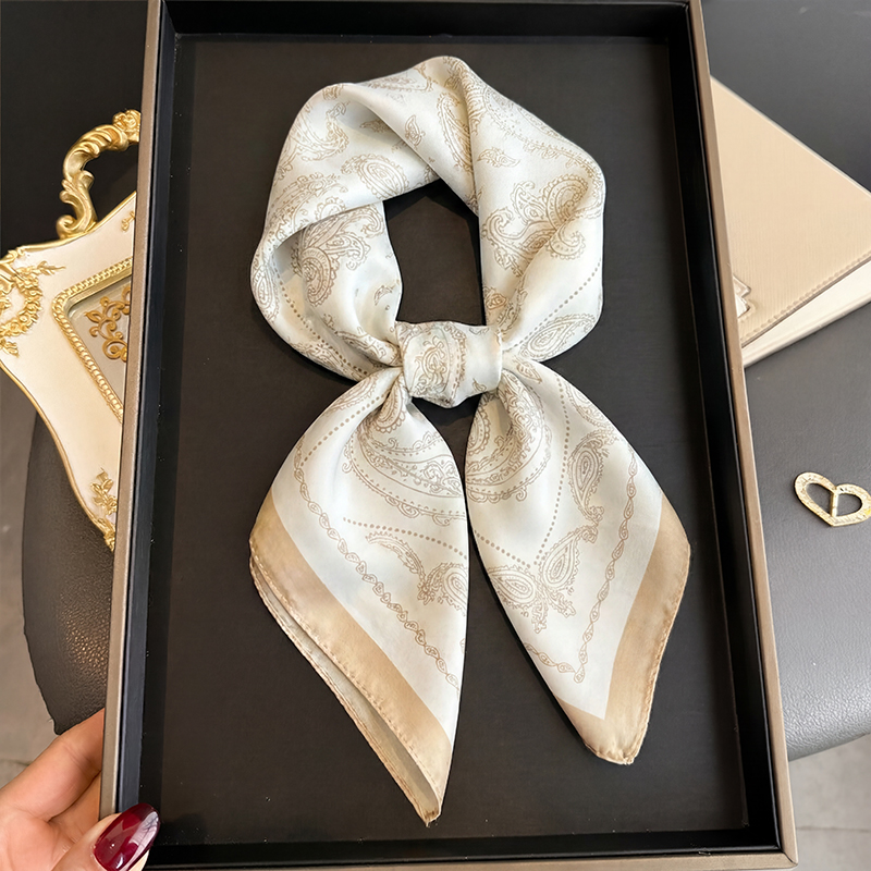 Foulard Quadrato Vintage Beige - Silk Scarf Square recensione e prezzo