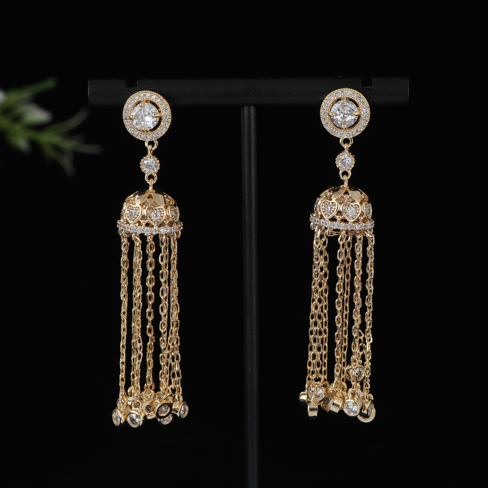 Orecchini lunghi con nappa lun - Women Accessories Dubai recensione e prezzo