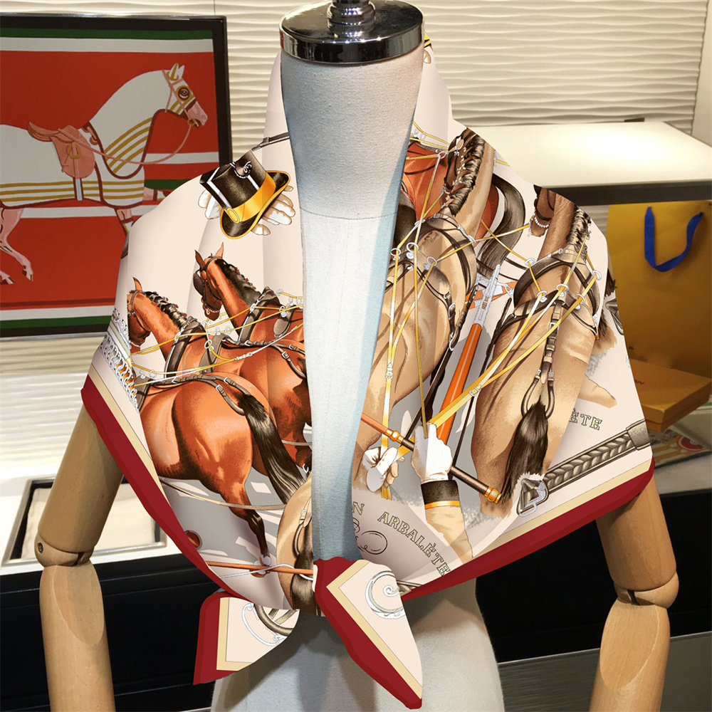 Sciarpa di seta Donna Cavallo  - Silk Scarf Square recensione e prezzo